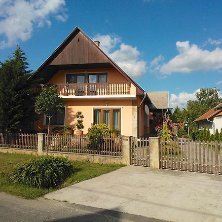 Valentin Vendeghaz Hotel Balatonlelle Exterior foto